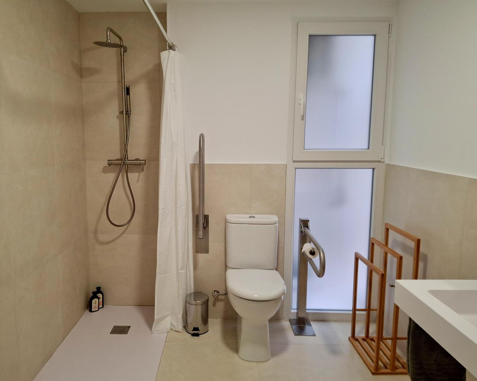 Bonito Apartamento De 2 Habitaciones Cerca De La Estacion Joaquin Sorolla Valencia Eksteriør billede